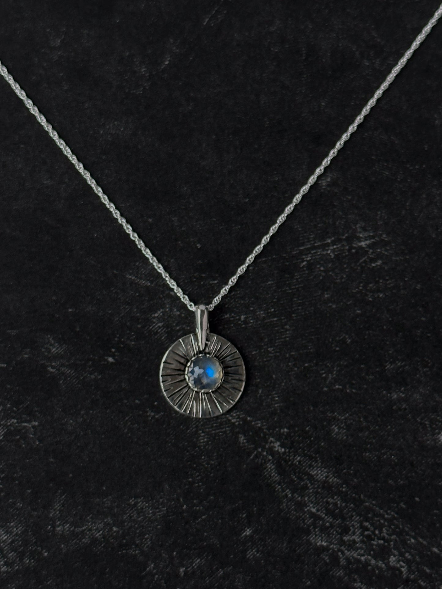 Eos Pendant Large - Silver